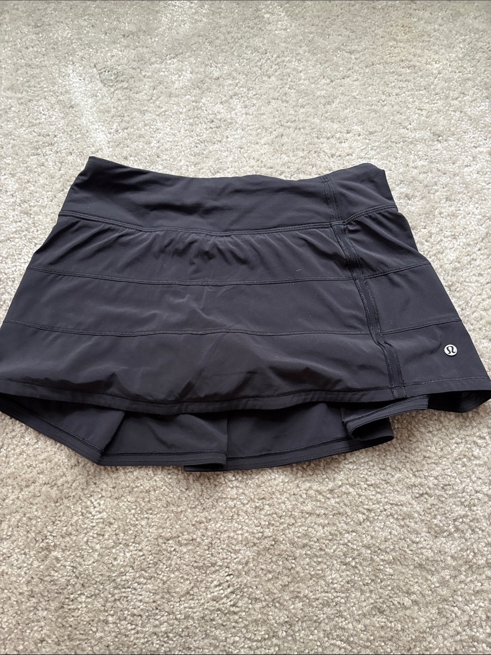 Lululemon black skirt zip back pocket
